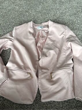 Carmen Marc Valvo Light Blush Pink Zip-Pocket Open Blazer